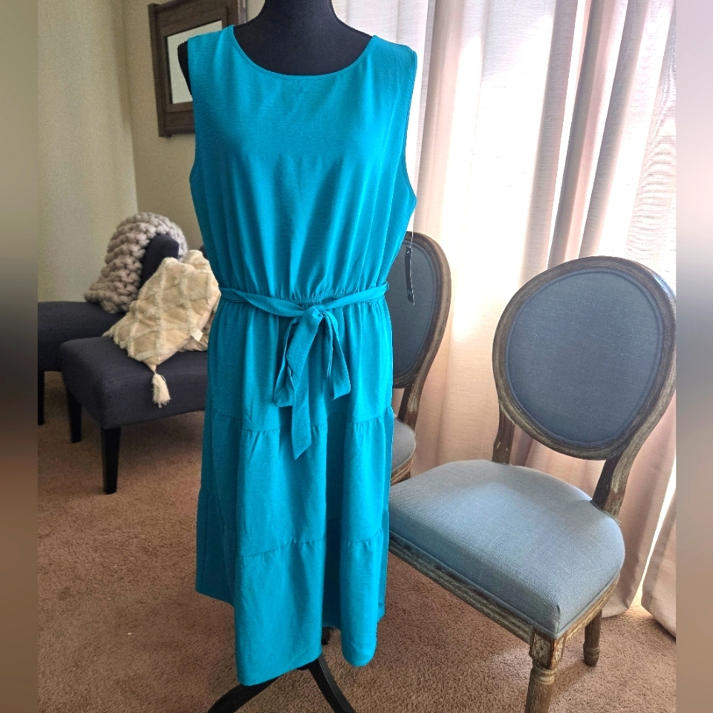 Turqouise sleeveless dress